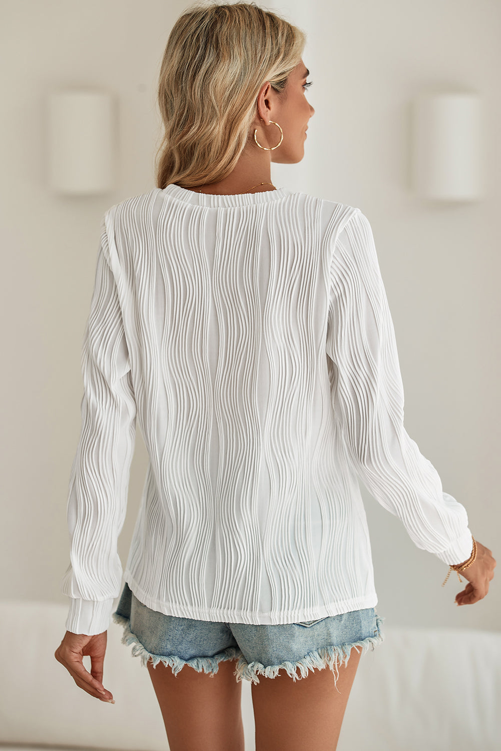 White Wavy Textured Solid Color Drop Shoulder Pullover Top