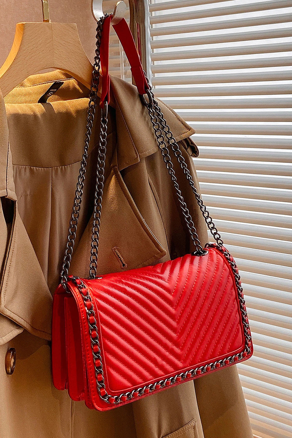 Fiery Red Chain Decor Chevron Embroidery Thread Shoulder Bag