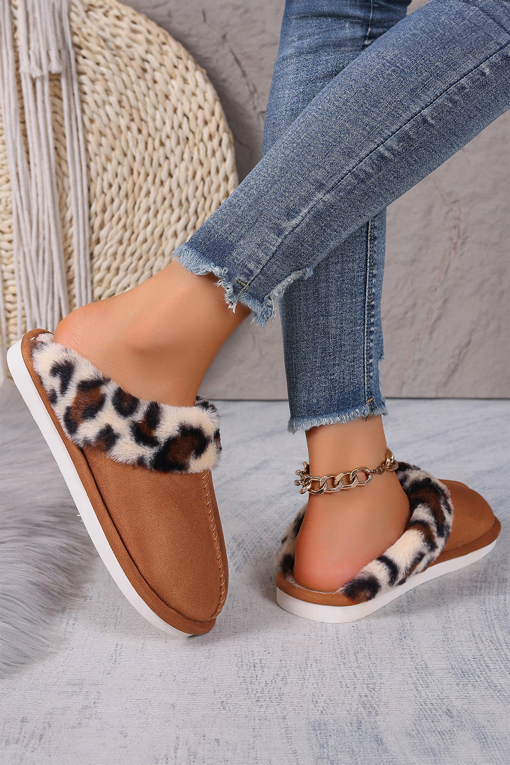 Chestnut Anti-Skid Leopard Fluffy Slippers